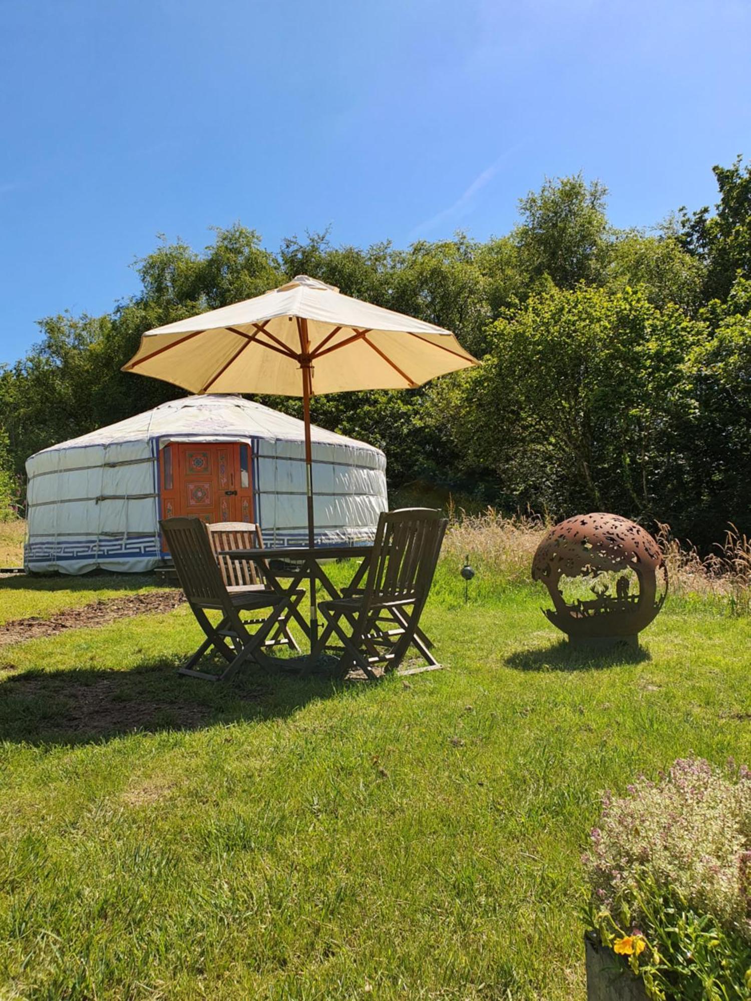 ホテル Gilfach Gower Farm Luxury Yurt With Hot Tub アンマンフォード エクステリア 写真