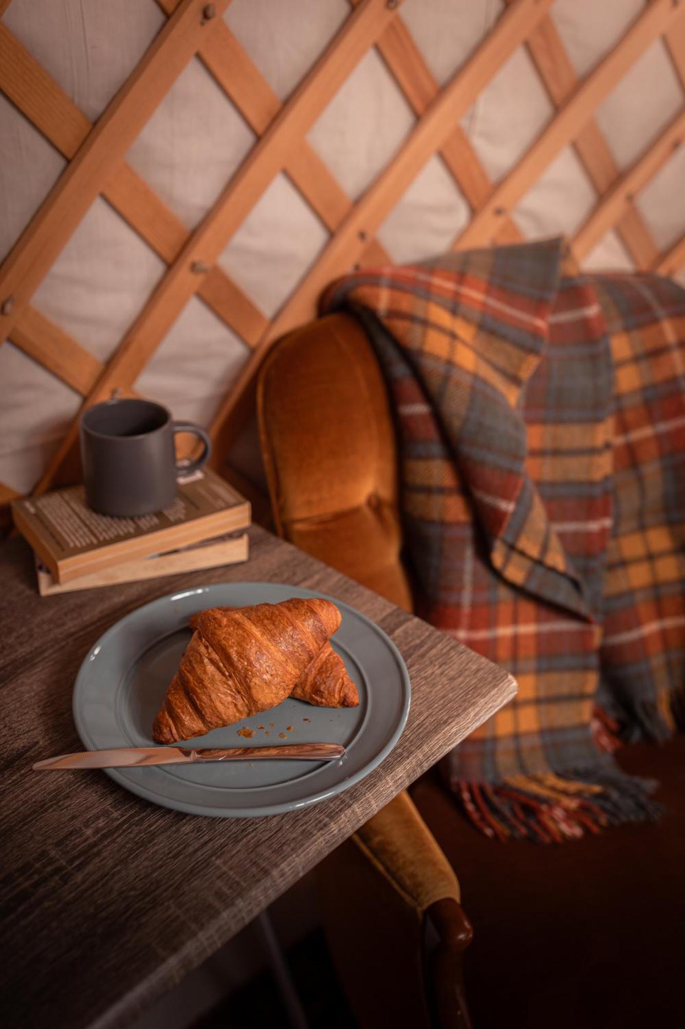 ホテル Gilfach Gower Farm Luxury Yurt With Hot Tub アンマンフォード エクステリア 写真