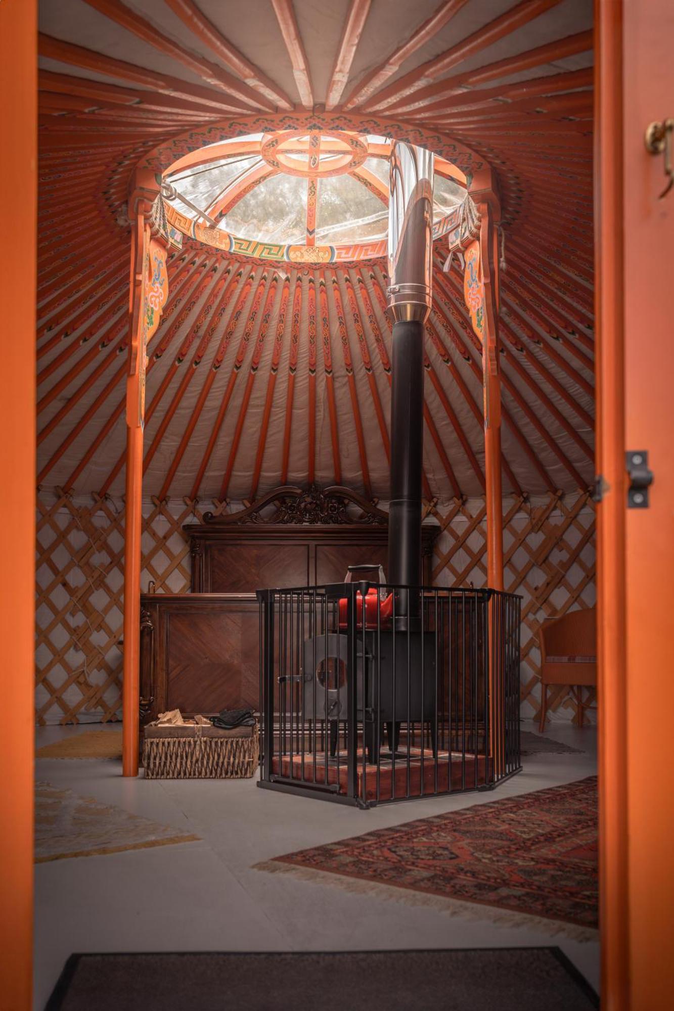 ホテル Gilfach Gower Farm Luxury Yurt With Hot Tub アンマンフォード エクステリア 写真