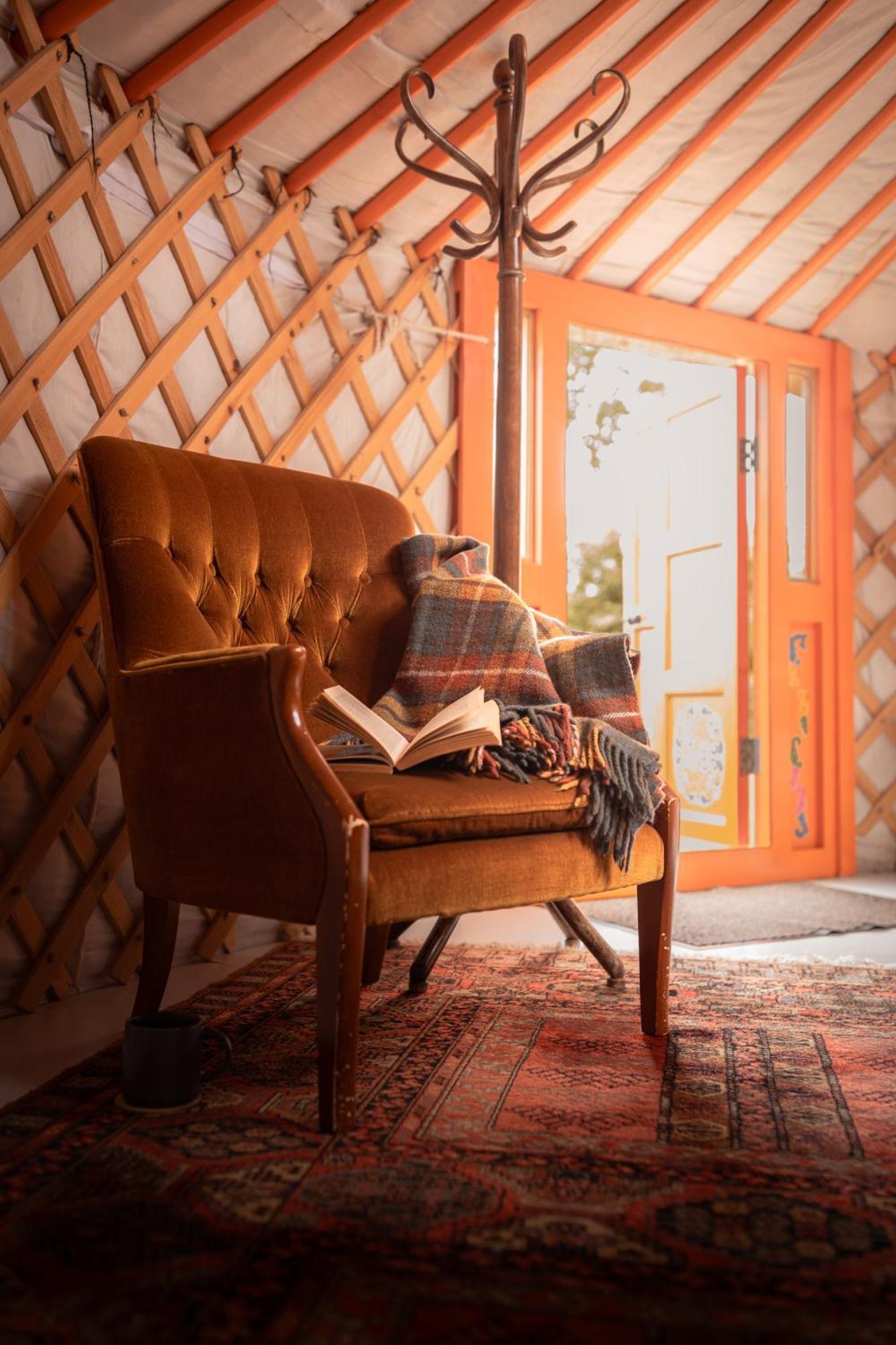 ホテル Gilfach Gower Farm Luxury Yurt With Hot Tub アンマンフォード エクステリア 写真